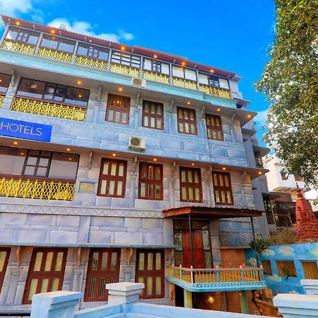 Fabhotel East View Варанасі Екстер'єр фото