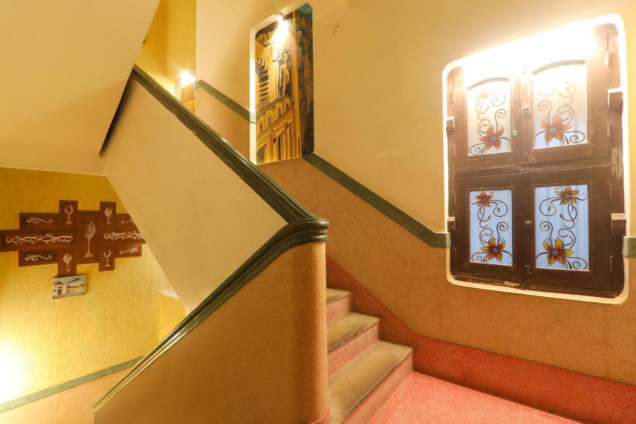 Fabhotel East View Варанасі Екстер'єр фото