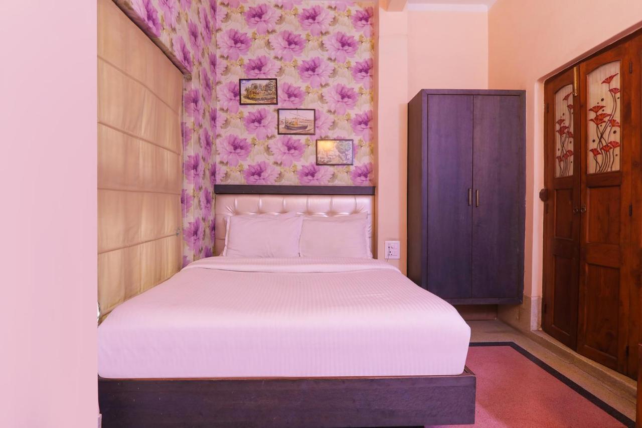 Fabhotel East View Варанасі Екстер'єр фото
